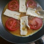 Omelet met tomaat en brie